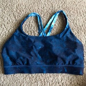 Lululemon sports bra size 6